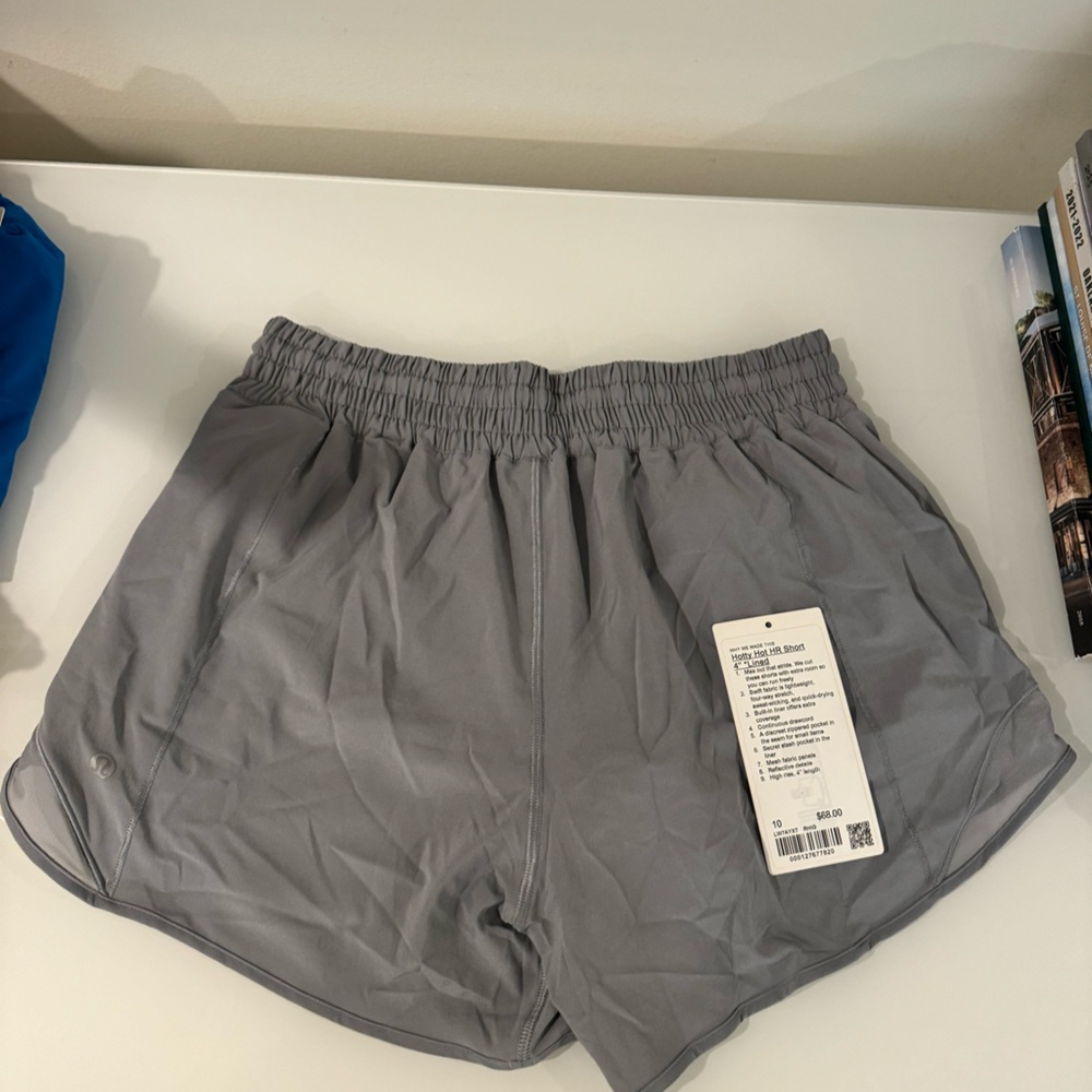 Lululemon hotty hot high rise short 4” lined